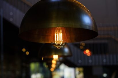 Les avantages des projecteurs LED par rapport aux lampes halogènes et fluorescentes