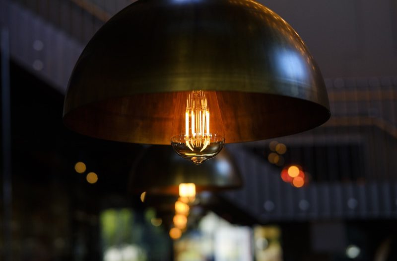 Les avantages des projecteurs LED par rapport aux lampes halogènes et fluorescentes
