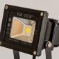 Projecteurs LED solaires : une solution écologique pour votre éclairage extérieur